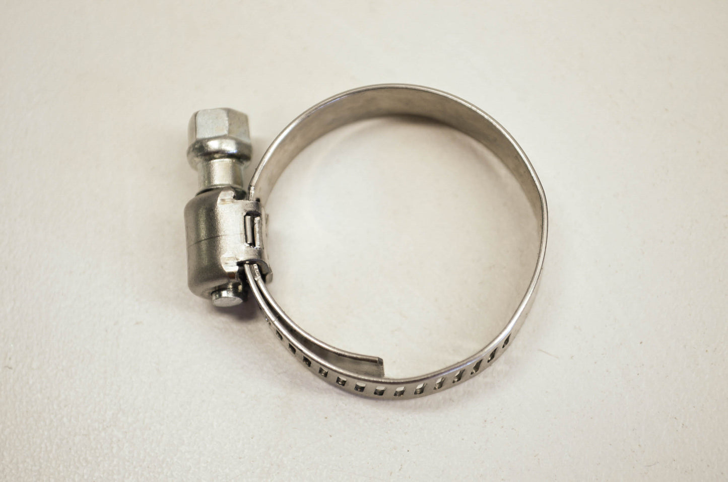 OEM Yamaha 90450-28014-00 Hose Clamp Assembly NOS