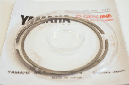 OEM Yamaha 8u9-11601-00-00 Piston Ring Set STD NOS