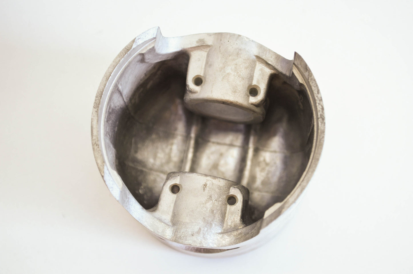 OEM Yamaha 8u9-11631-01-94 Piston STD NOS