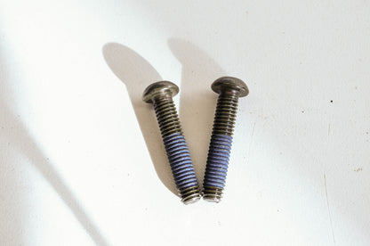 New OEM Yamaha Screw spec L shape 2 screws in lot NOS