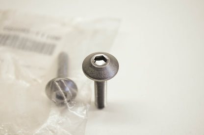 OEM Yamaha 90149-06302-00 Special Shape Screw NOS