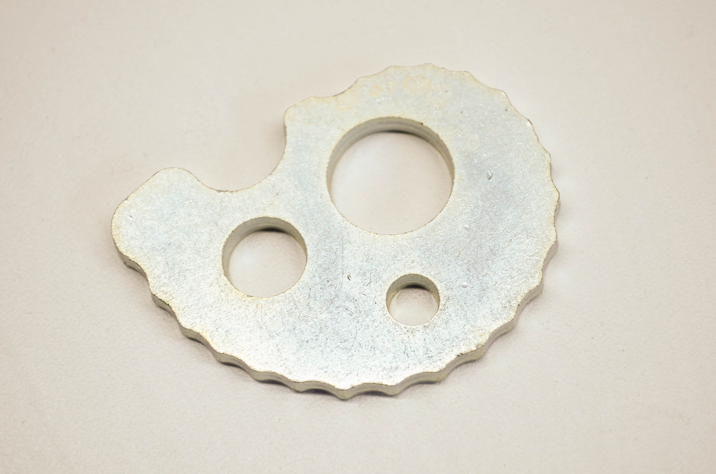 OEM Yamaha 38v-25388-00-00 Chain 1 Puller NOS
