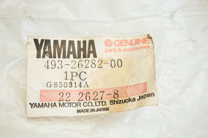 OEM Yamaha 493-26282-00-00 Grip Lower Cap NOS