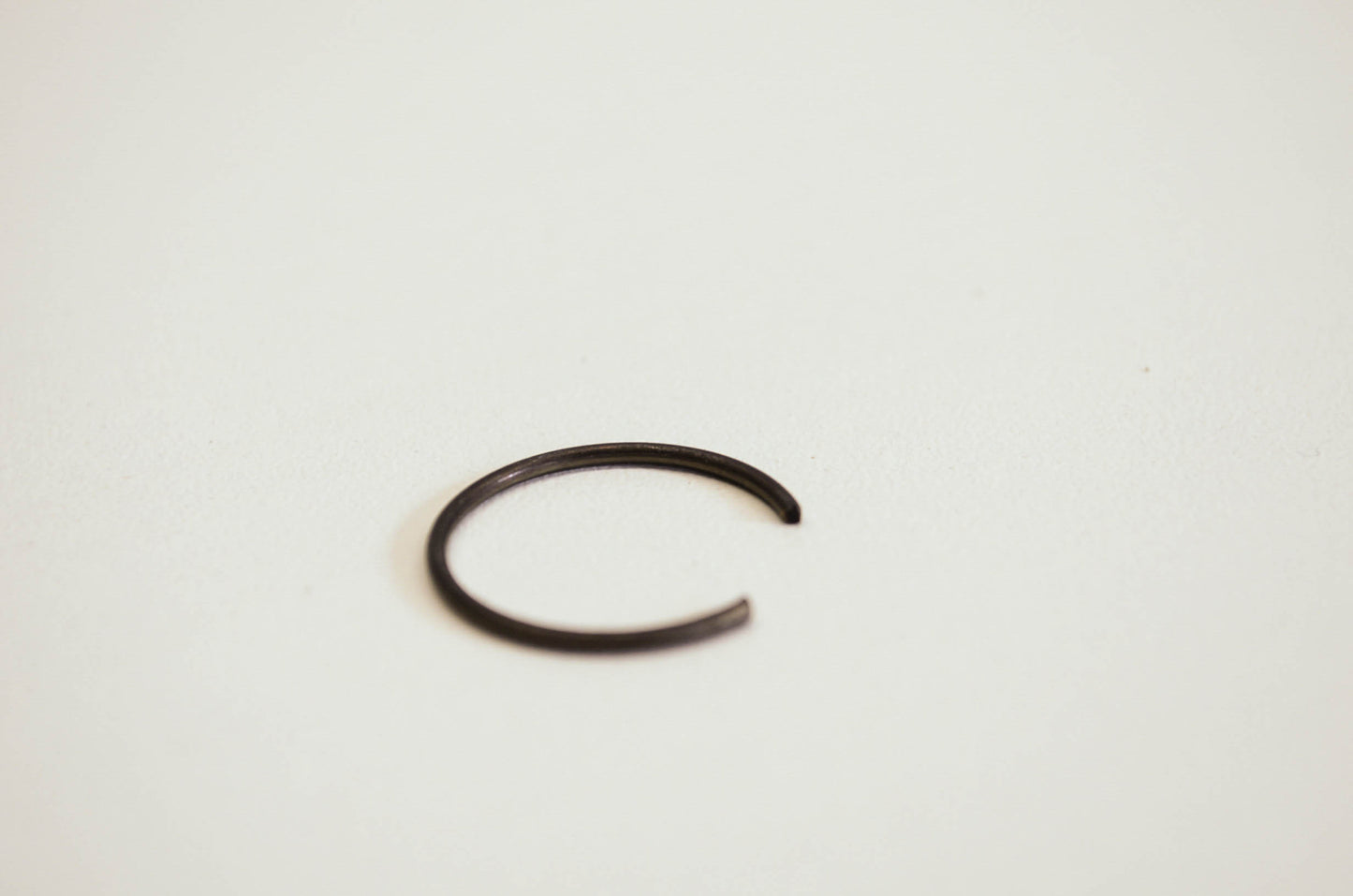 OEM Yamaha 90468-12069-00 Clip NOS