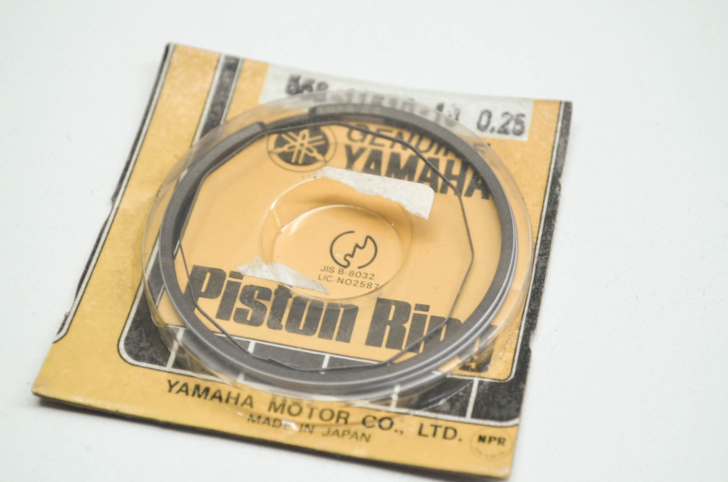 OEM Yamaha 558-11610-10-00 Piston Ring 1st Set NOS