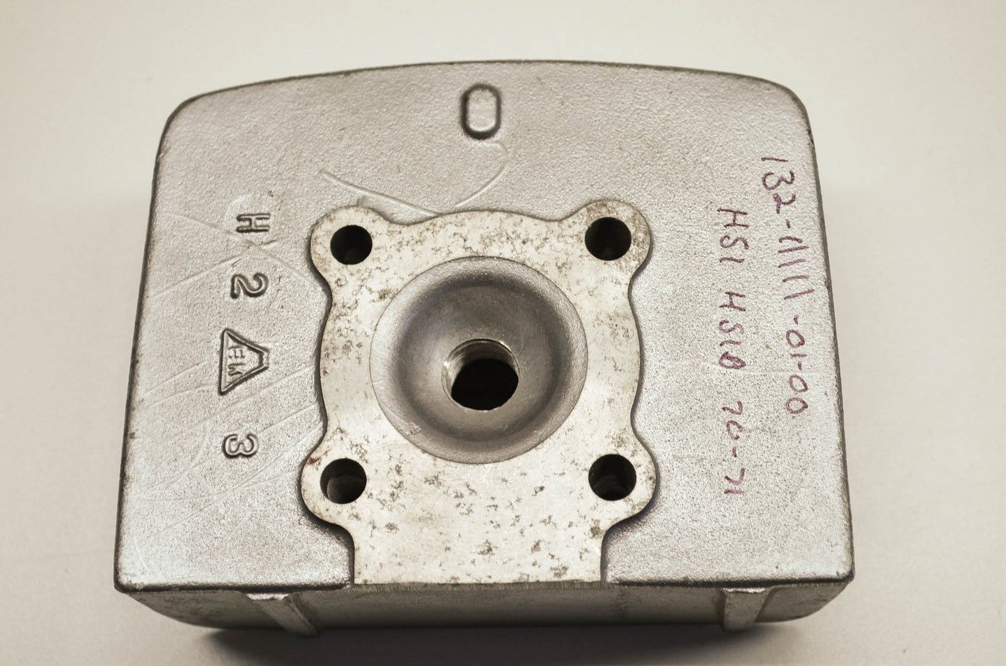 OEM Yamaha 132-11111-01-00 Cylinder Head 1 NOS