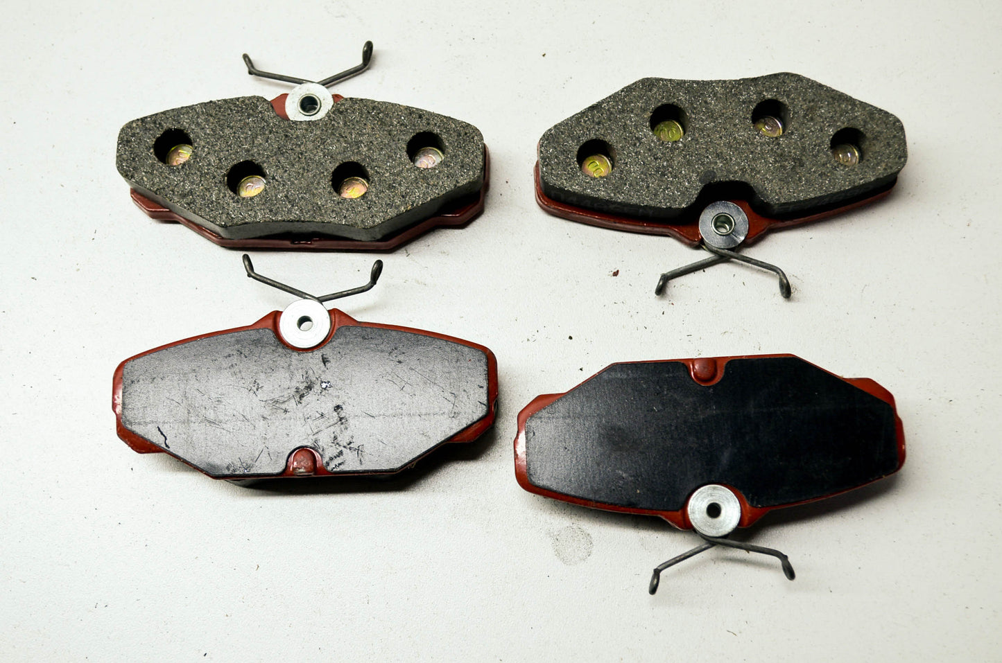 New Mighty Disc Brake Pads 93-05 Ford Taurus 93-02 Lincoln Continental 93-05 Mer