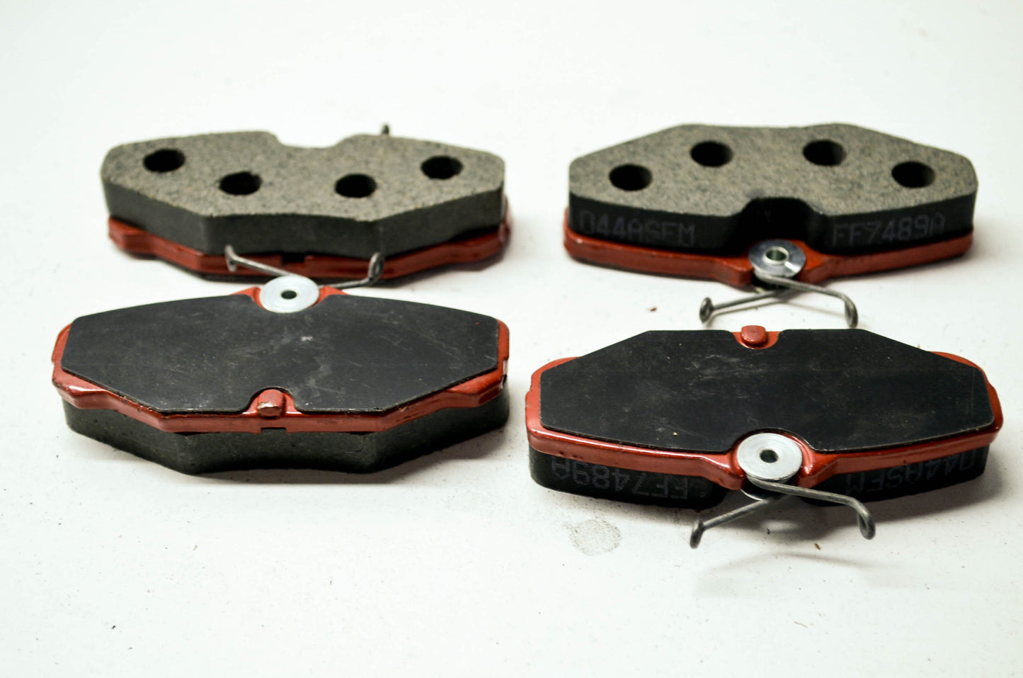 New Mighty Disc Brake Pads 93-05 Ford Taurus 93-02 Lincoln Continental 93-05 Mer