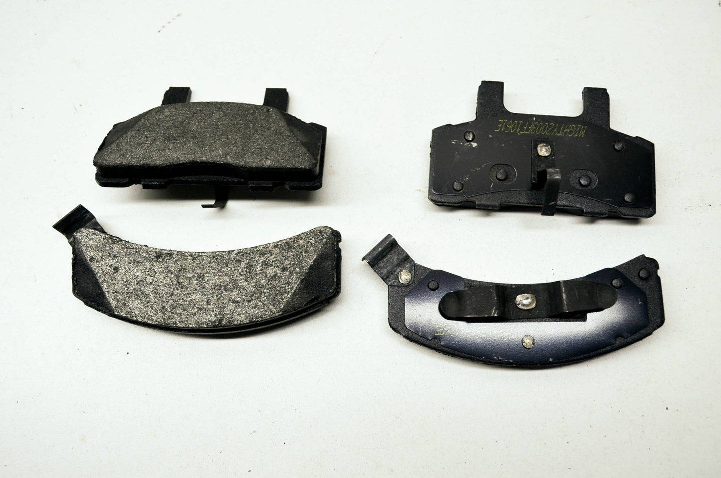 New Mighty Disc Brake Pads Chevrolet C1500 Blazer Suburban Cadillac Deville Esca