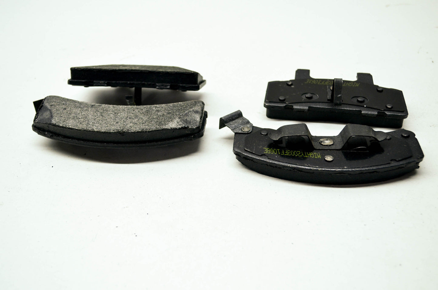New Mighty Disc Brake Pads Chevrolet C1500 Blazer Suburban Cadillac Deville Esca