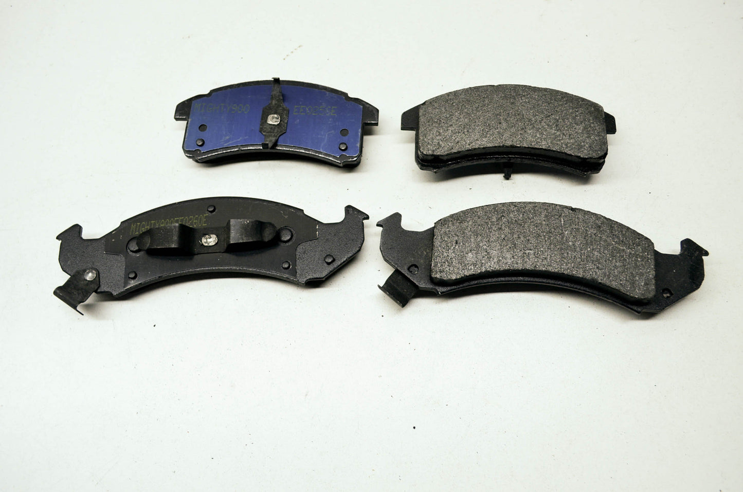 New Mighty Disc Brake Pads Buick Cadillac Chevrolet Oldsmobile Pontiac NOS