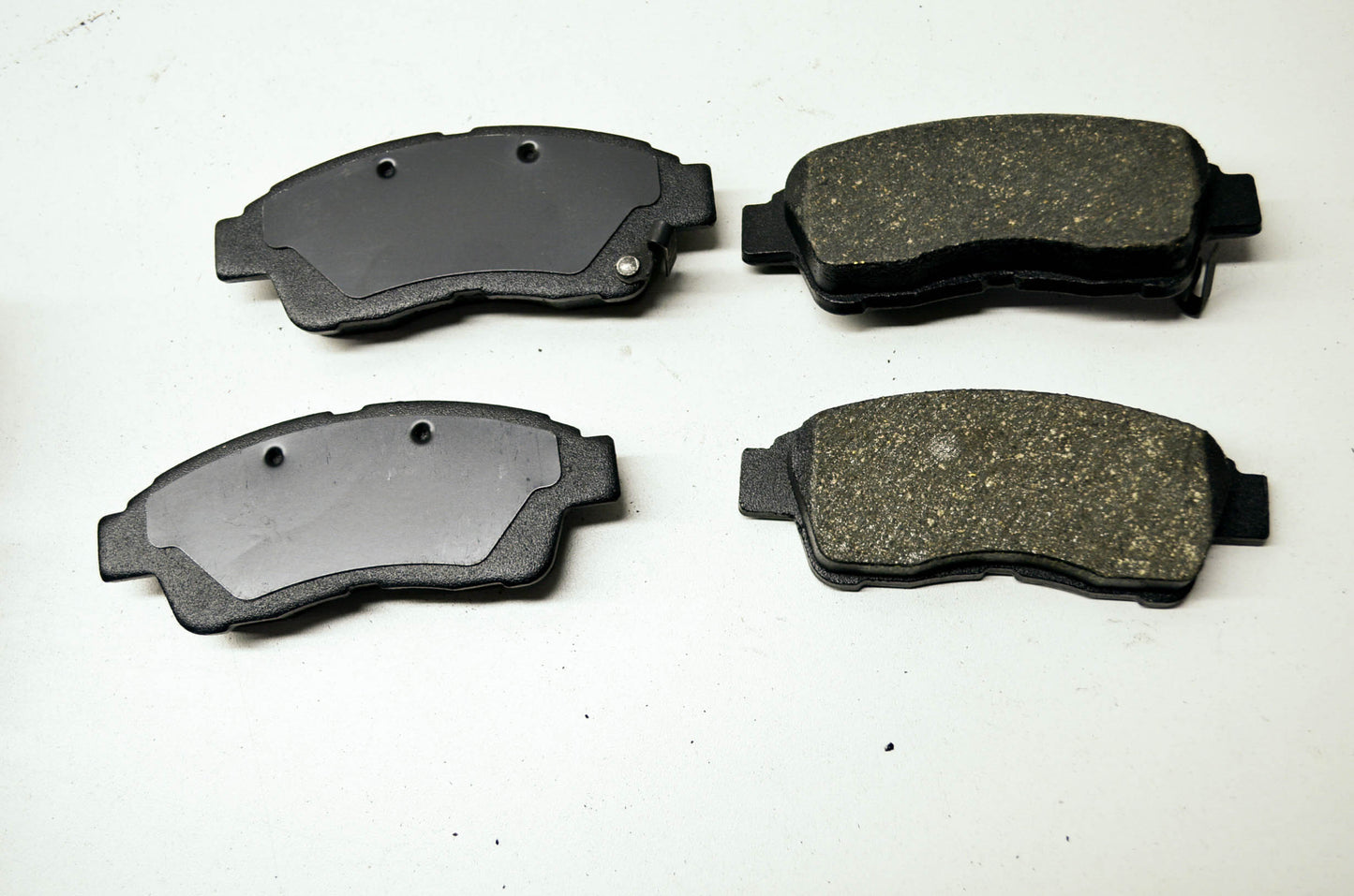 New Mighty Disc Brake Pads 93-97 Geo Prizm 92-00 Toyato Camry 94-97 Celica 93-97
