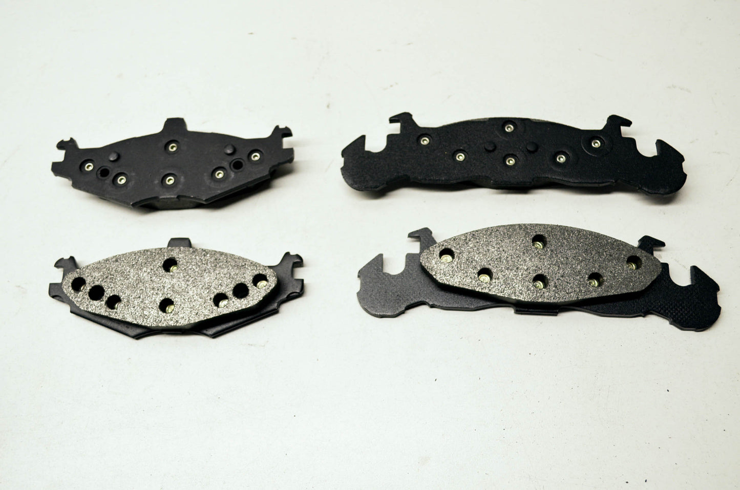 New Wearever Silver Premium Semi-Metallic Disc Brake Pads NOS