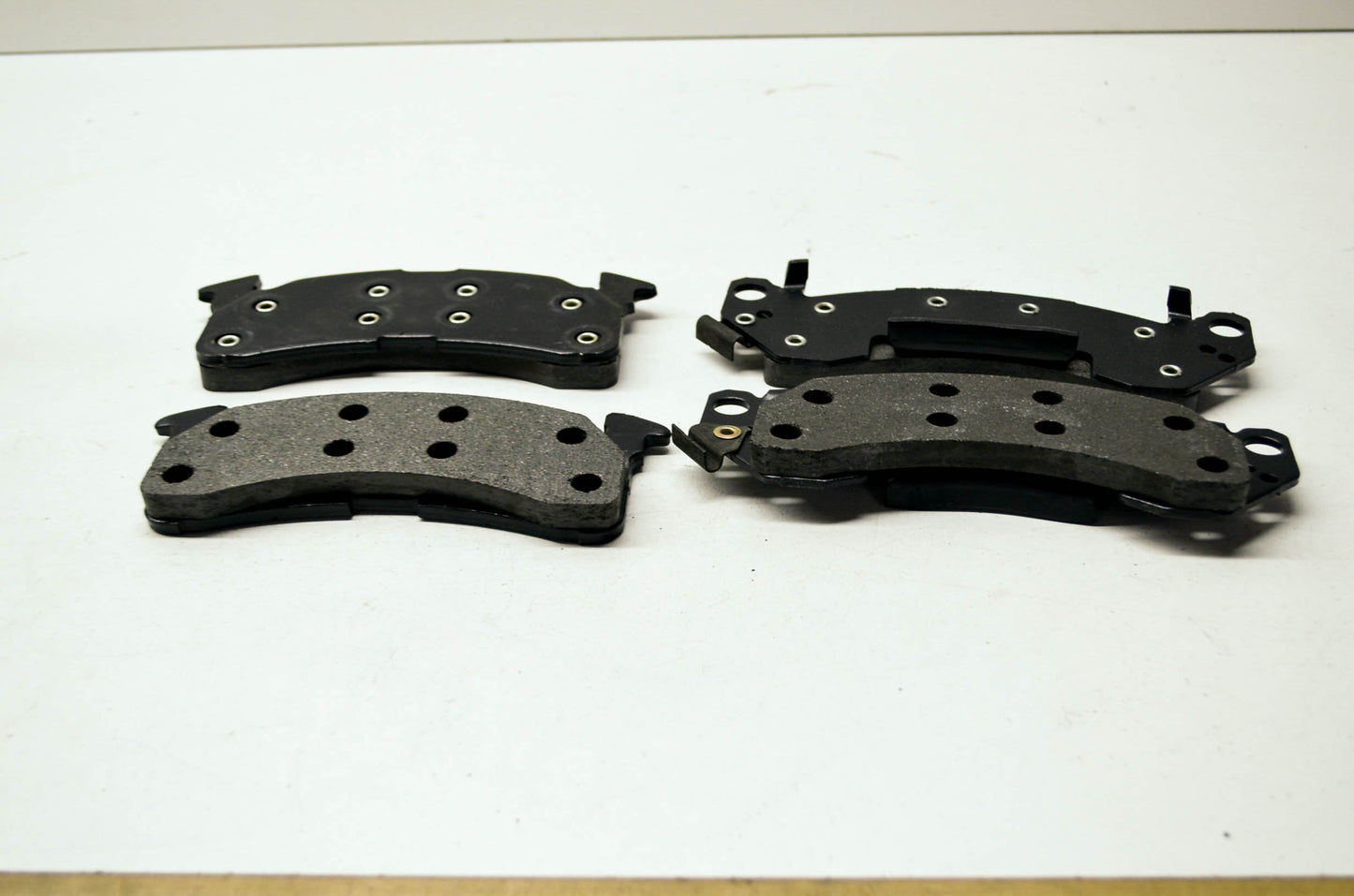 New Wearever Silver Premium Semi-Metallic Disc Brake Pads NOS