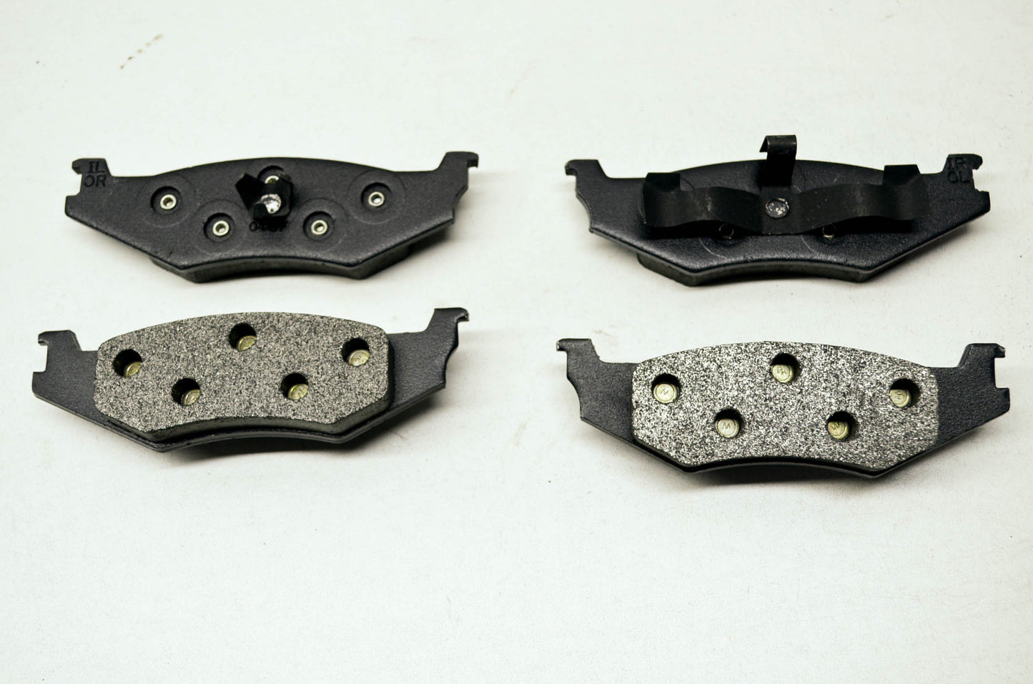 New Wearever Silver Premium Semi-Metallic Disc Brake Pads NOS