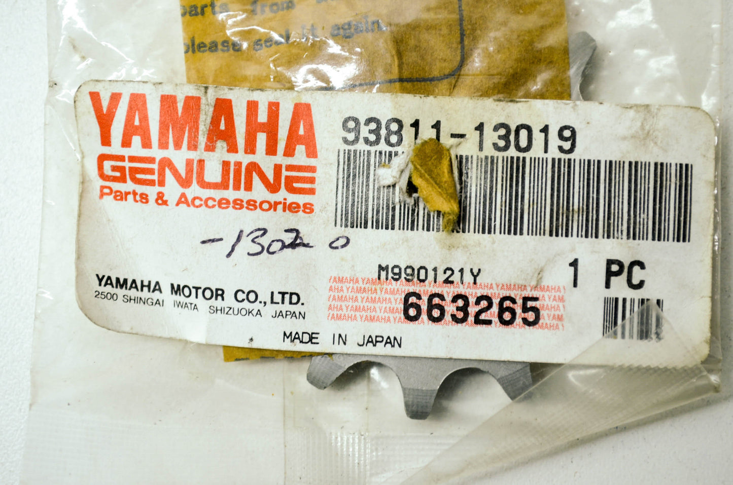 OEM Yamaha 93811-13019-00 Drive Sprocket NOS