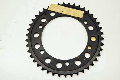 OEM Yamaha 36Y-25442-20-33 Driven Sprocket 42T NOS