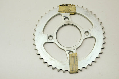 OEM Yamaha 1J3-25442-20-00 Driven Sprocket 42T NOS