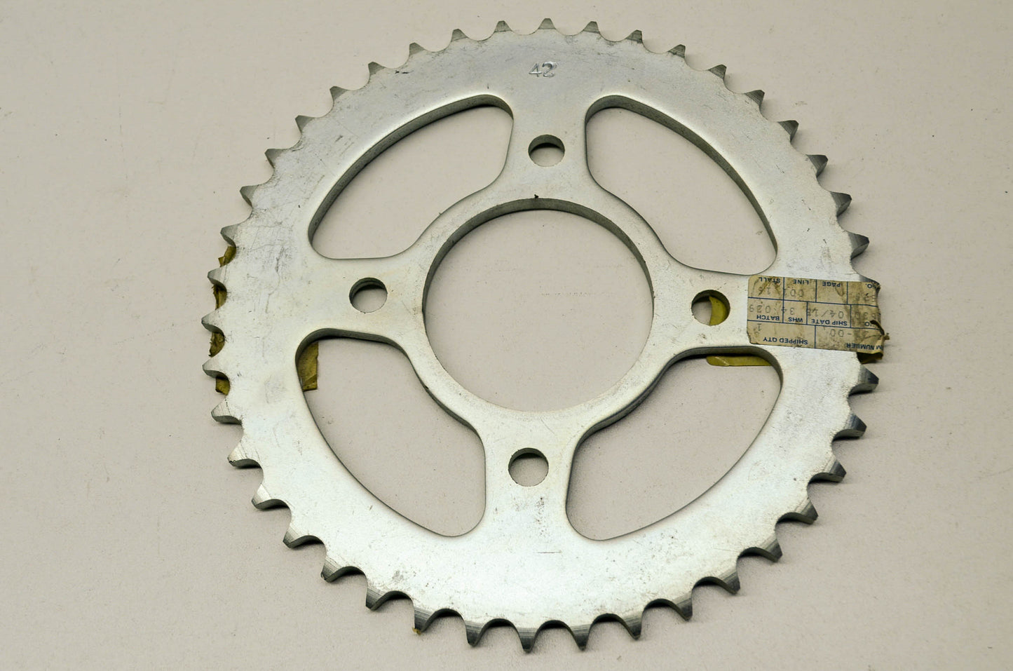 OEM Yamaha 1J3-25442-20-00 Driven Sprocket 42T NOS