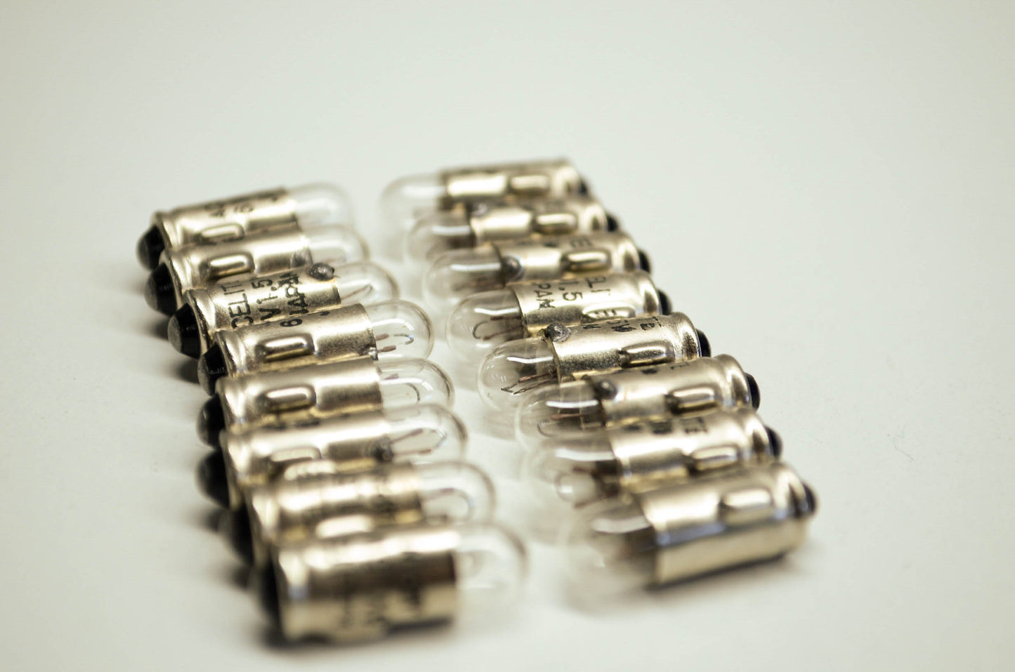 New Acelite Replacement Light Bulbs 6v 1.5w Qty 16 NOS