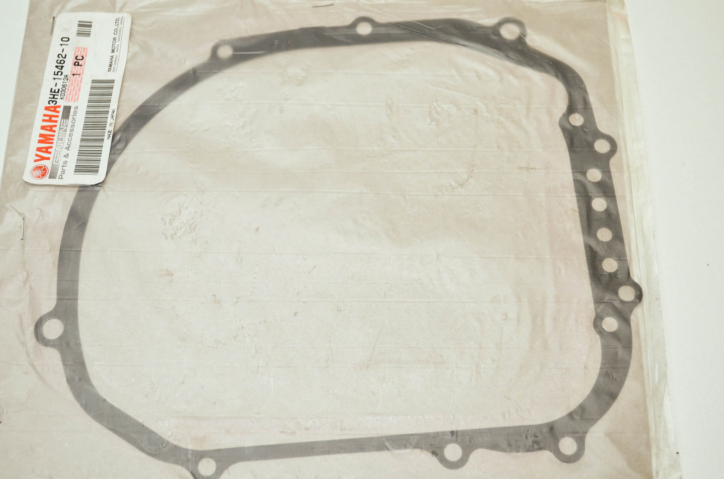 New OEM Yamaha 3HE-15462-10-00 Crankcase Cover Gasket 3 NOS