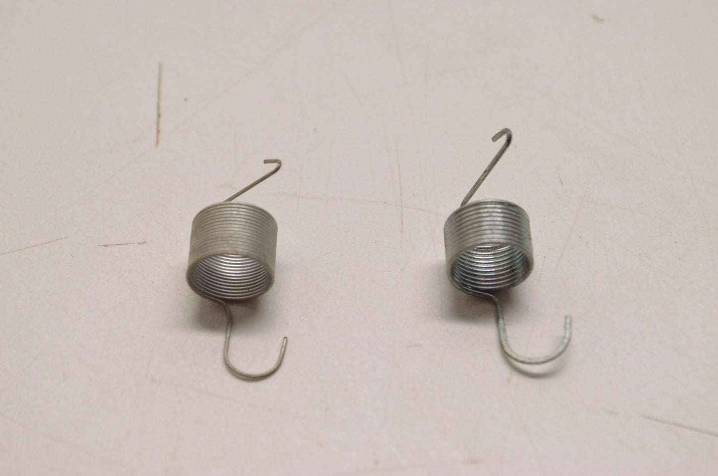 OEM Harley-Davidson 32605-69 Spring Qty 2 NOS