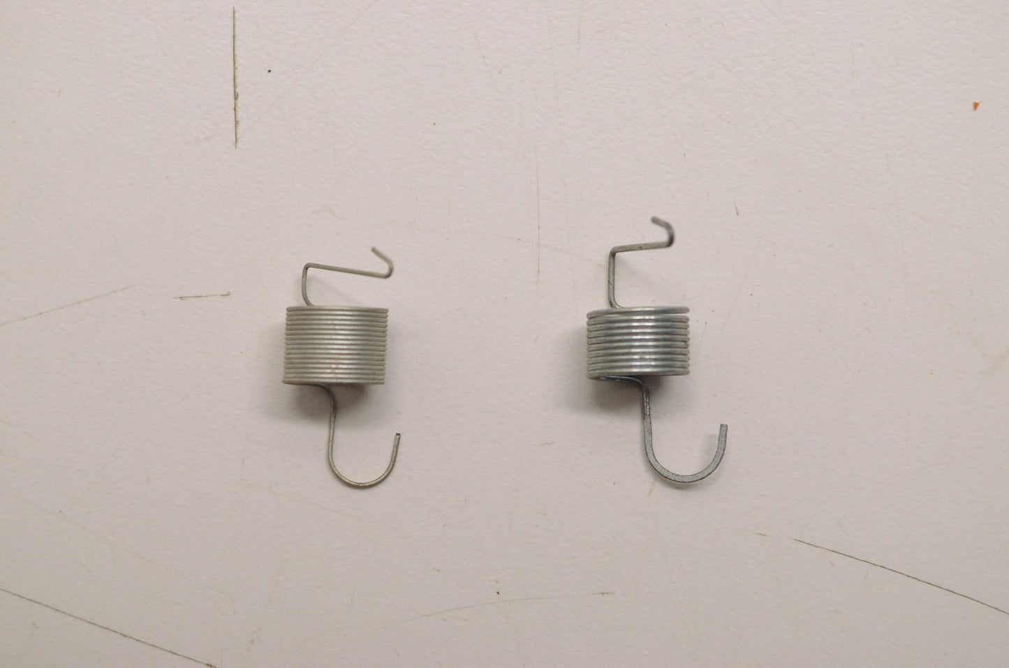 OEM Harley-Davidson 32605-69 Spring Qty 2 NOS