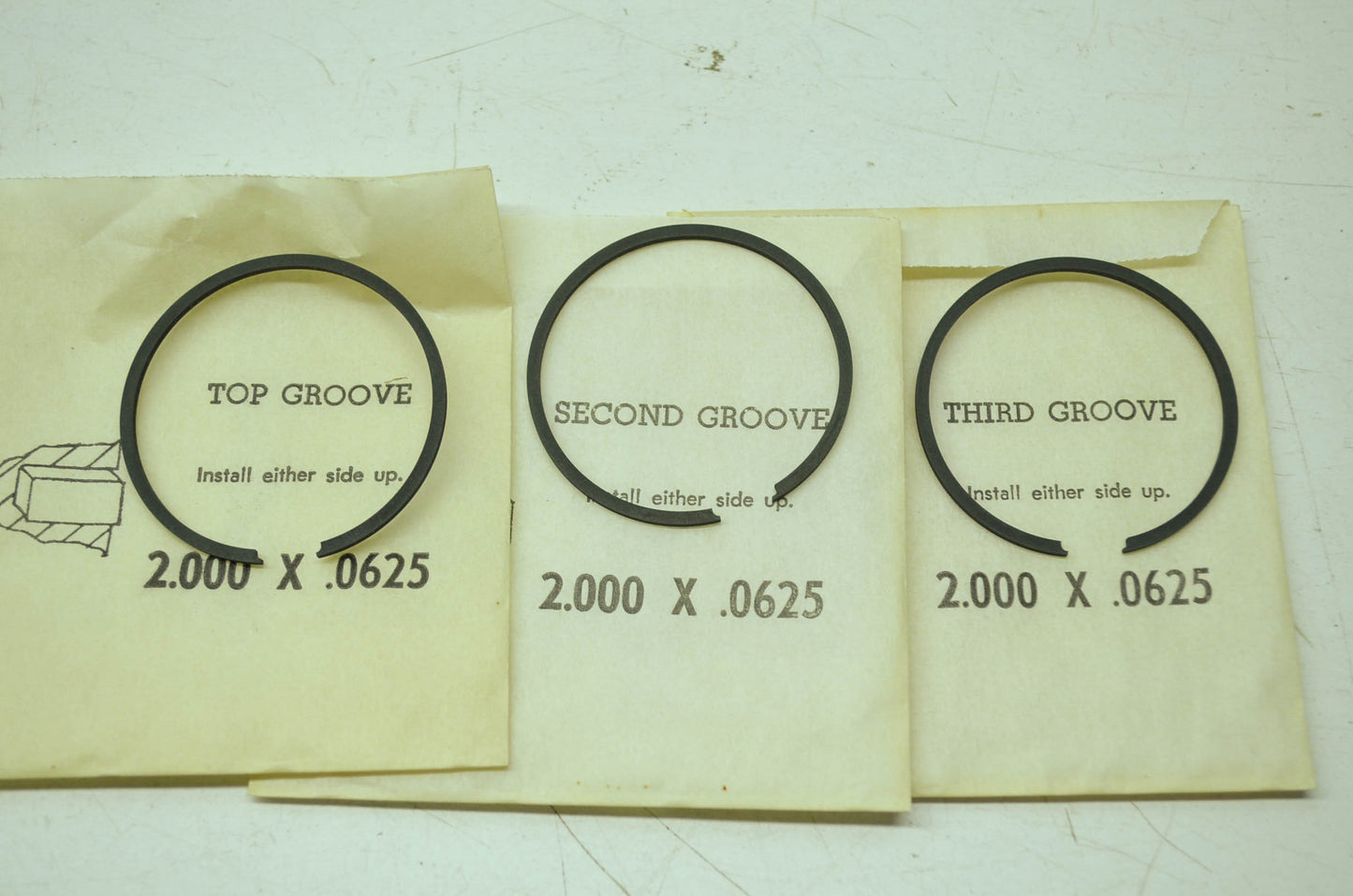 NEW Sierra Mercury Piston Rings 18-3900 NOS