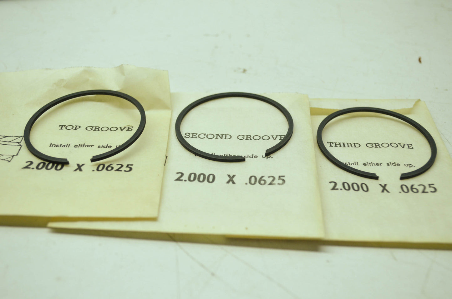 NEW Sierra Mercury Piston Rings 18-3900 NOS