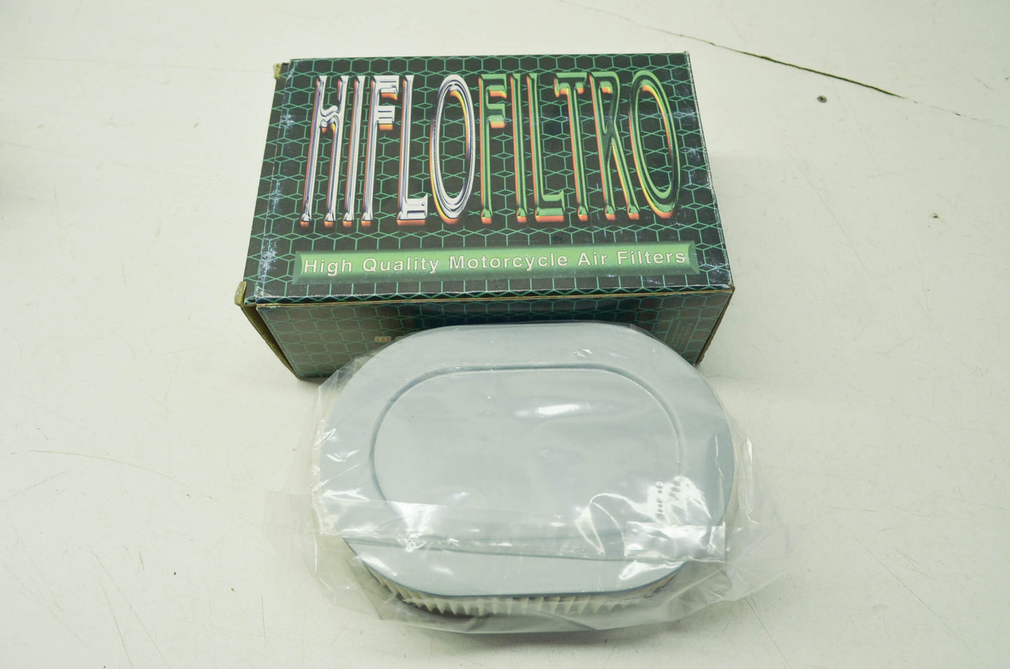 NEW HiFlo Filtro Air Filter Honda VF700 VF750 Magna V45 NOS