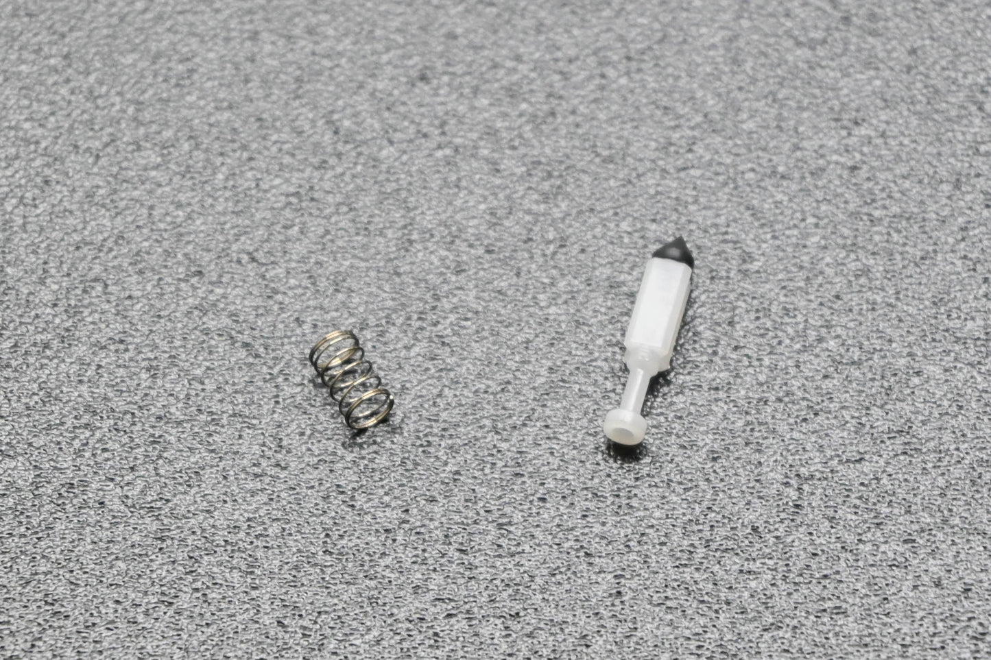 New OEM Honda 16011-ZE0-005 Carburetor Needle NOS