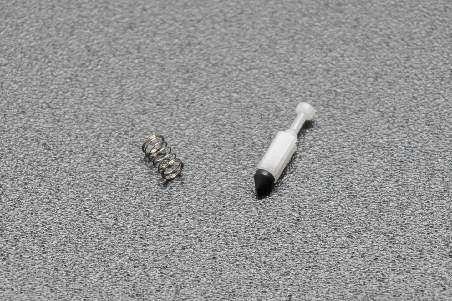 New OEM Honda 16011-ZE0-005 Carburetor Needle NOS