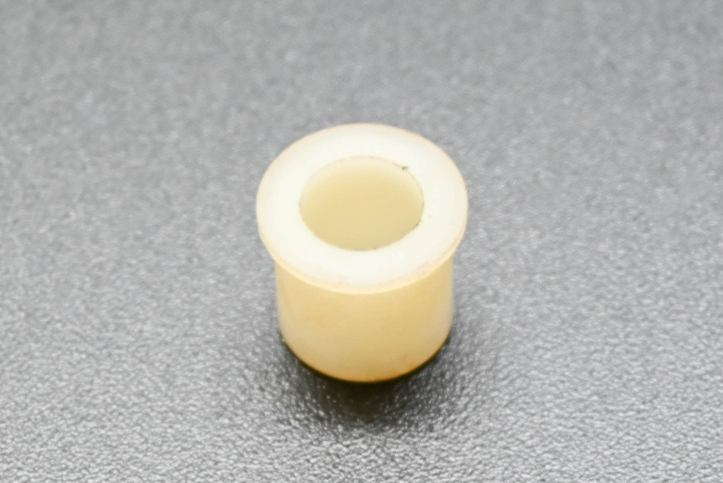 Bolens 118-5647, 1185647 Nylon Idler Bushing NOS