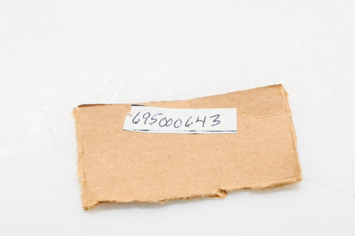 New OEM Husqvarna 695 00 06-43, 695000643 Push Rivet Clip NOS