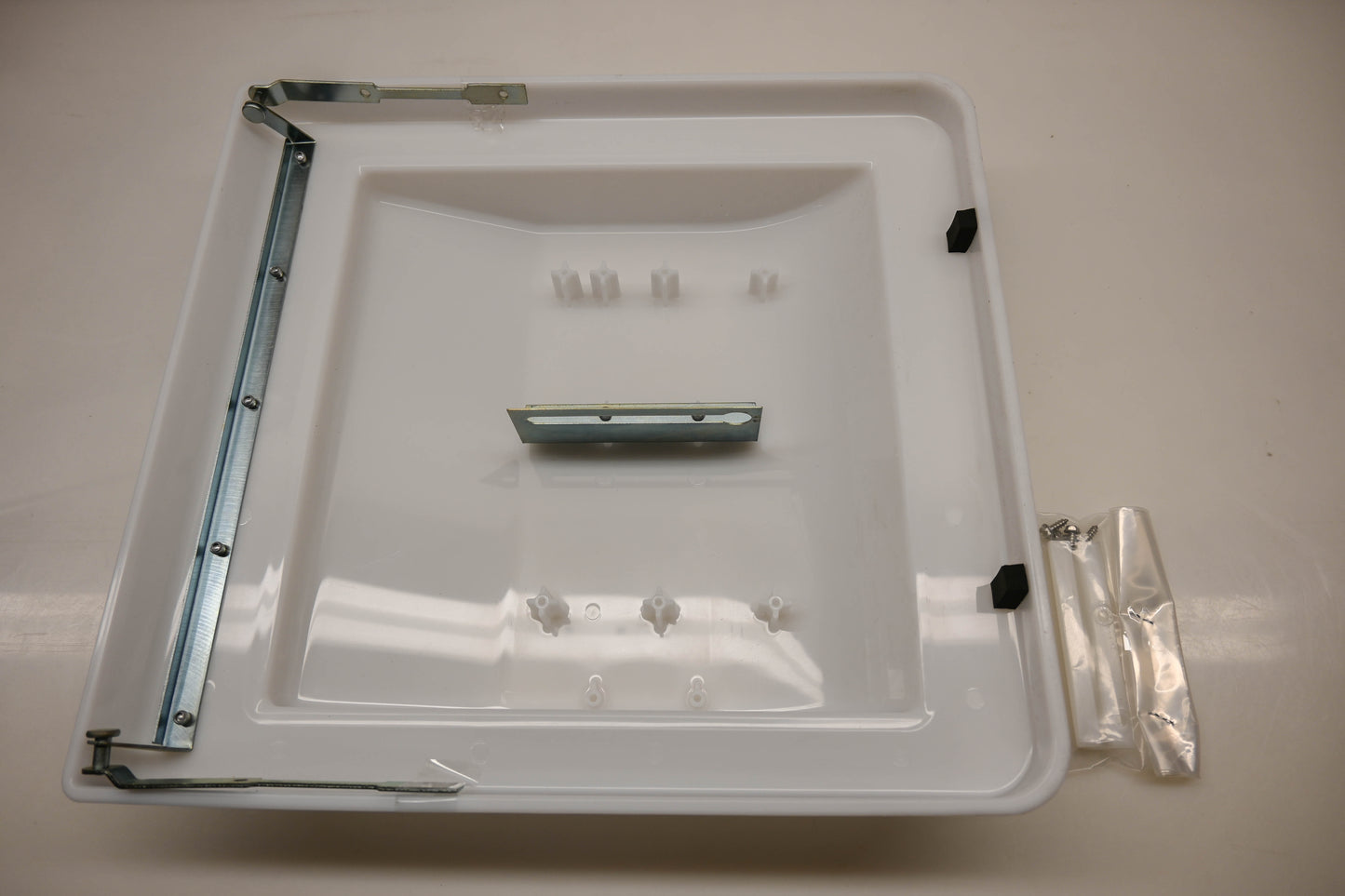 Valterra A10-3375 White Universal Vent Lid NOS
