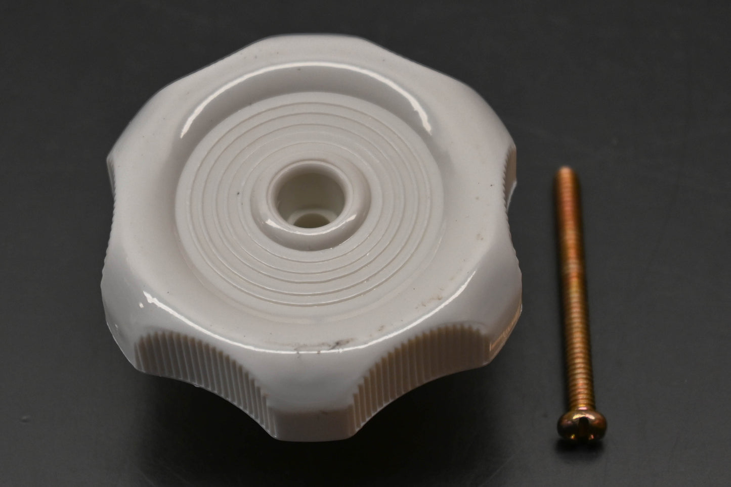 RV Designer H717 1" White Window Knob Kit NOS