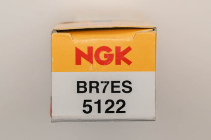 NGK BR7ES, 5122 Spark Plugs Qty 2 NOS