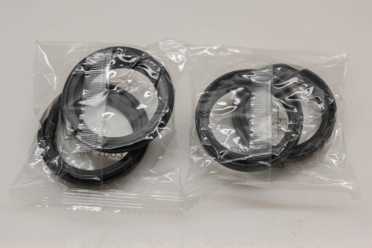All Balls 22-56137 43 x 55 x 9.5/10.2mm Fork Seal Kit NOS