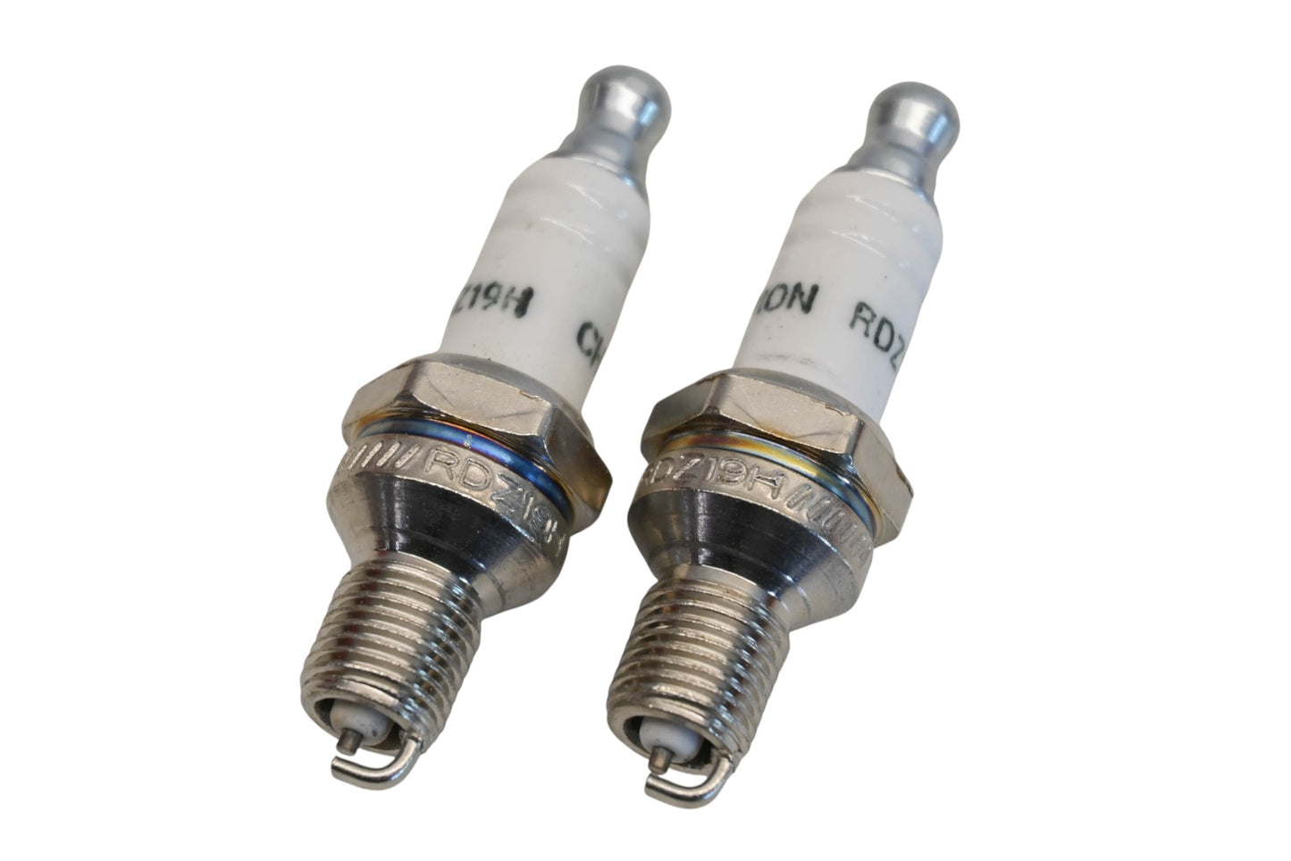 Champion RDZ19H Copper Spark Plugs Qty 2 NOS