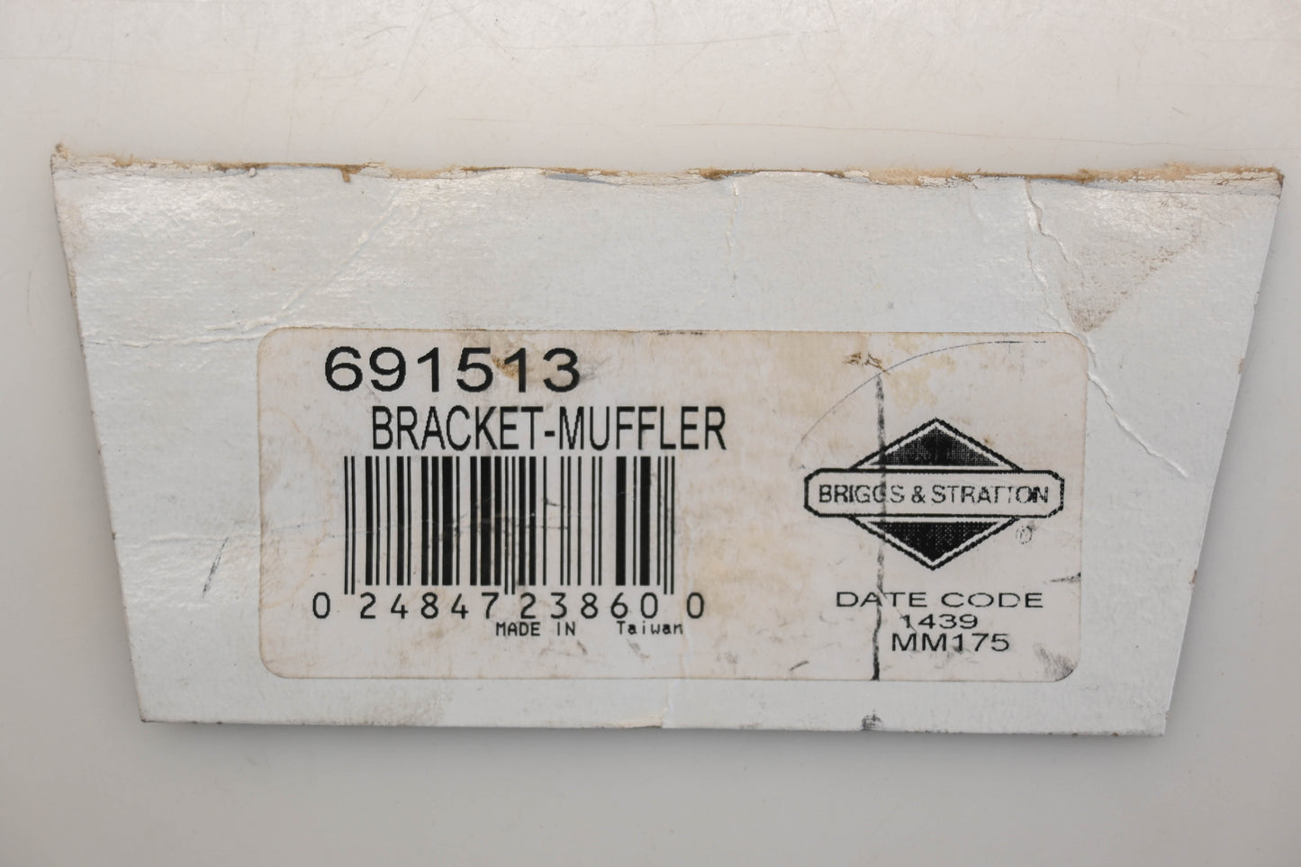 New OEM Briggs & Stratton 691513 Muffler Bracket NOS
