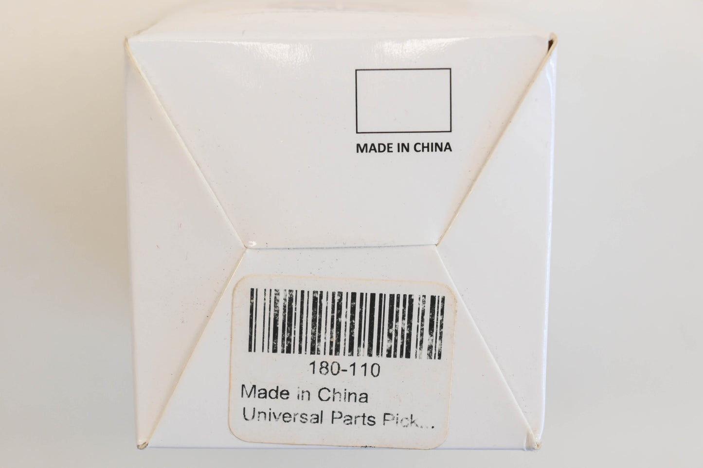Universal Parts 180-110 Ignition Coil NOS
