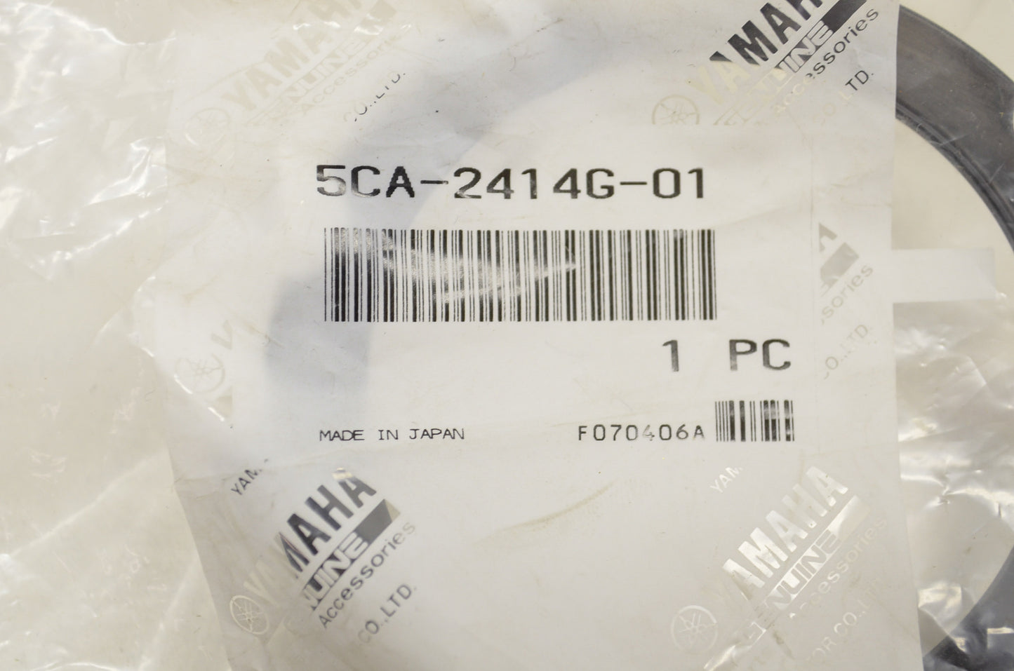 New OEM Yamaha 5CA-2414G-01-00 Seal NOS
