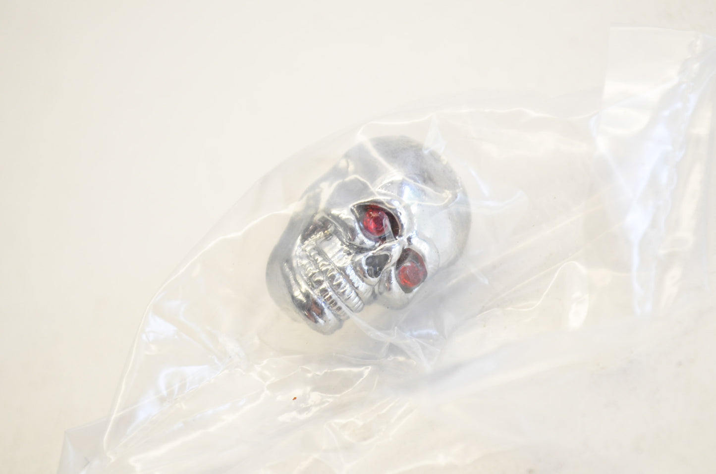 New Drag Specialties Chrome Skull Krommet 1/4-20 Stud NOS