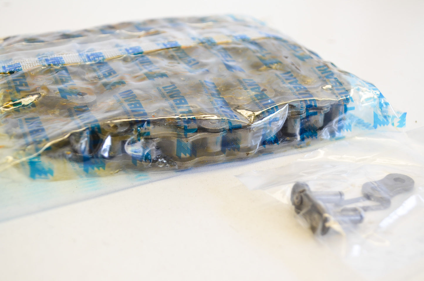 New Tsubaki Solid Roller Chain 428H x 122L NOS