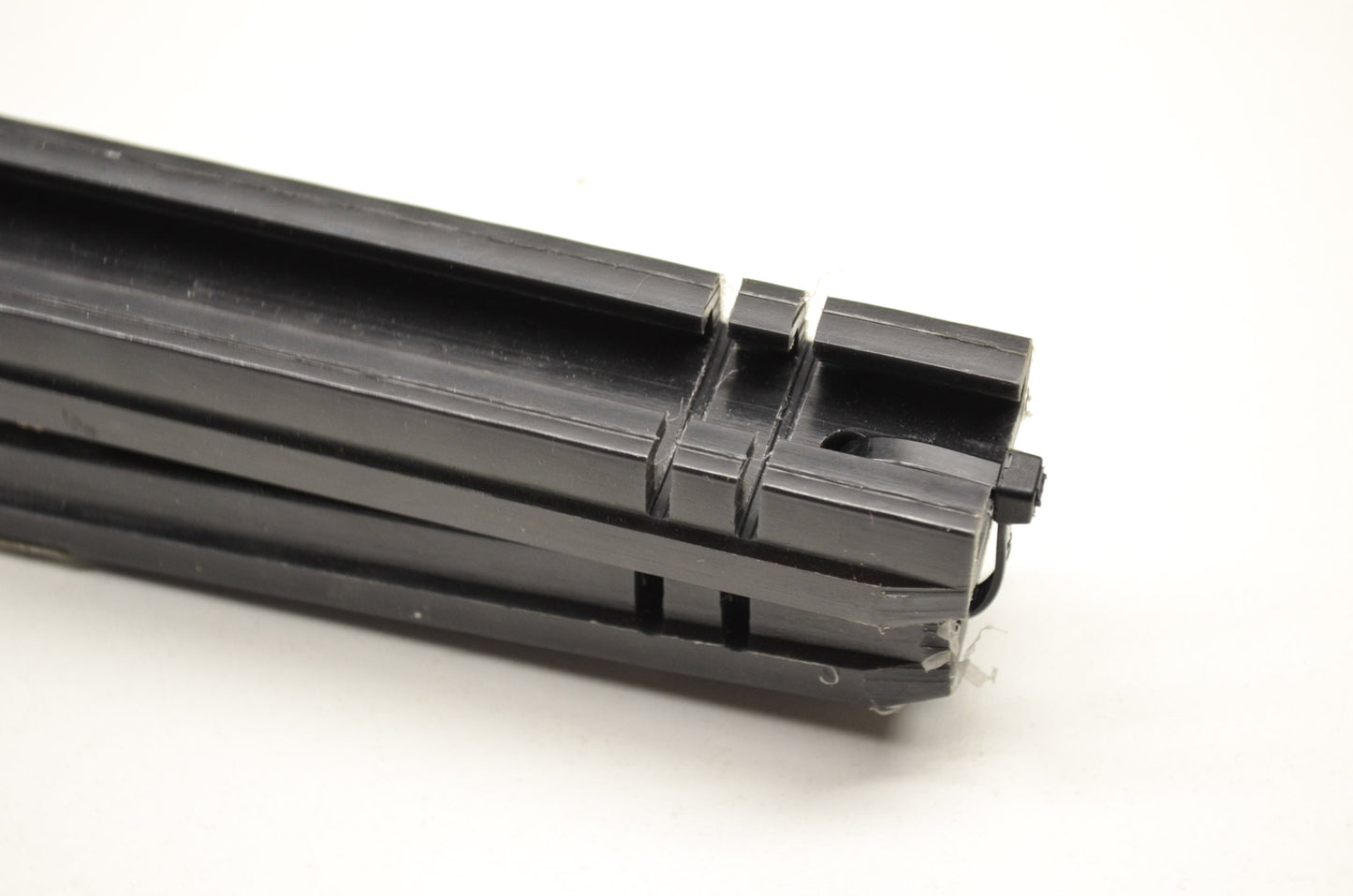 OEM Yamaha SMA-8FU92-00-BK Black 136 Slide Runner Qty 2 NOS