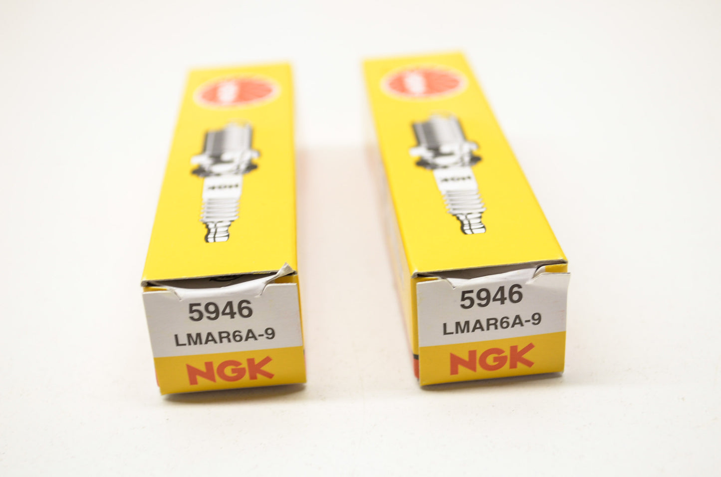 NGK LMA-R6A90-00-00, 5946, LMAR6A-9 Spark Plug Qty 2 NOS