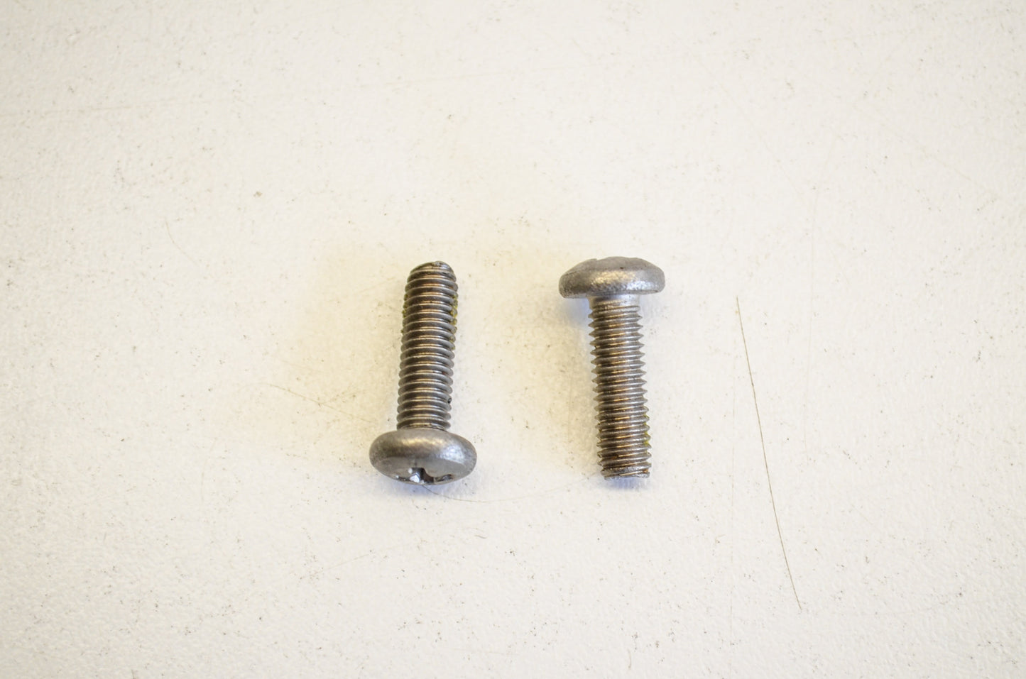 New OEM Mercury Screw QTY 2 NOS