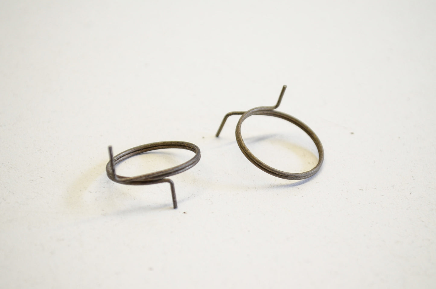 OEM Mercury 24-22604 Spring Qty 2 NOS