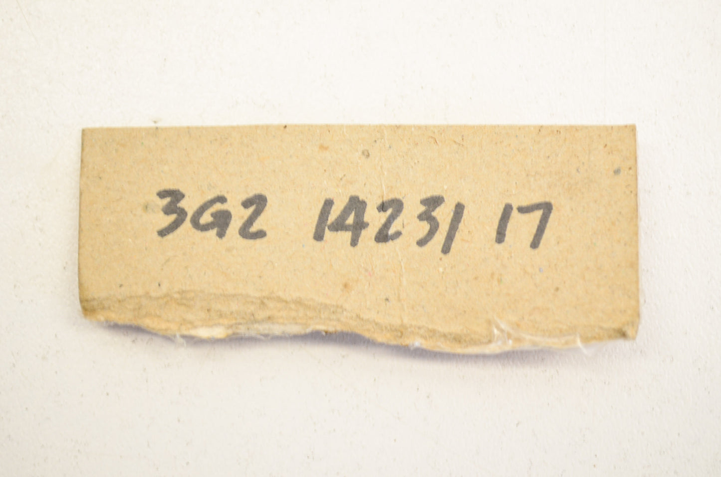 OEM Yamaha 3G2-14231-17-00 Main Jet #85 NOS