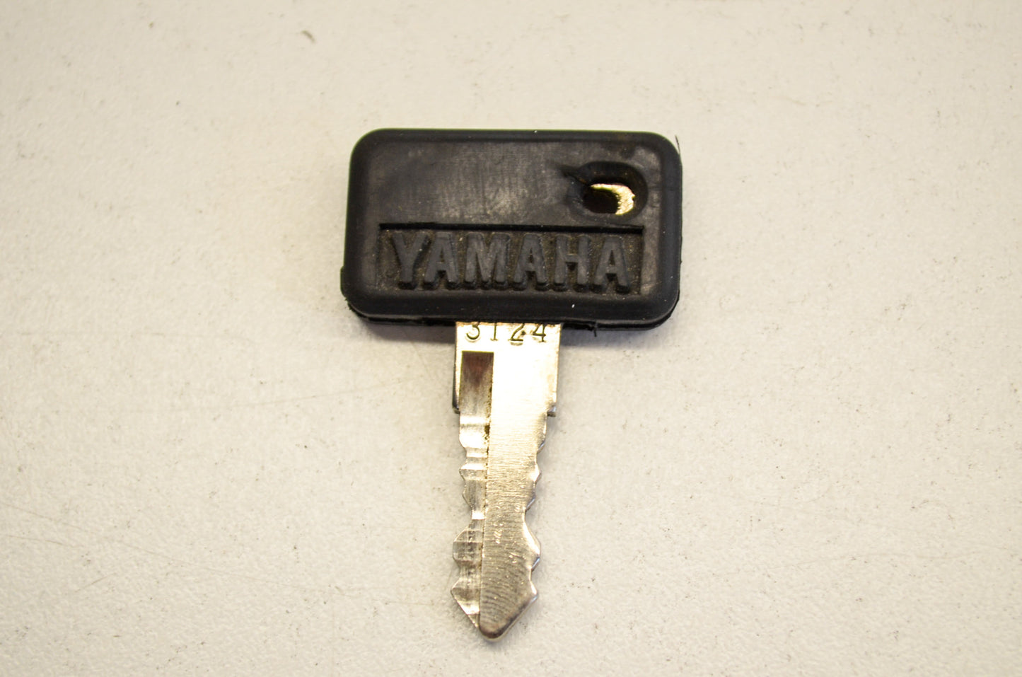 New OEM Yamaha Precut Key 3124 NOS